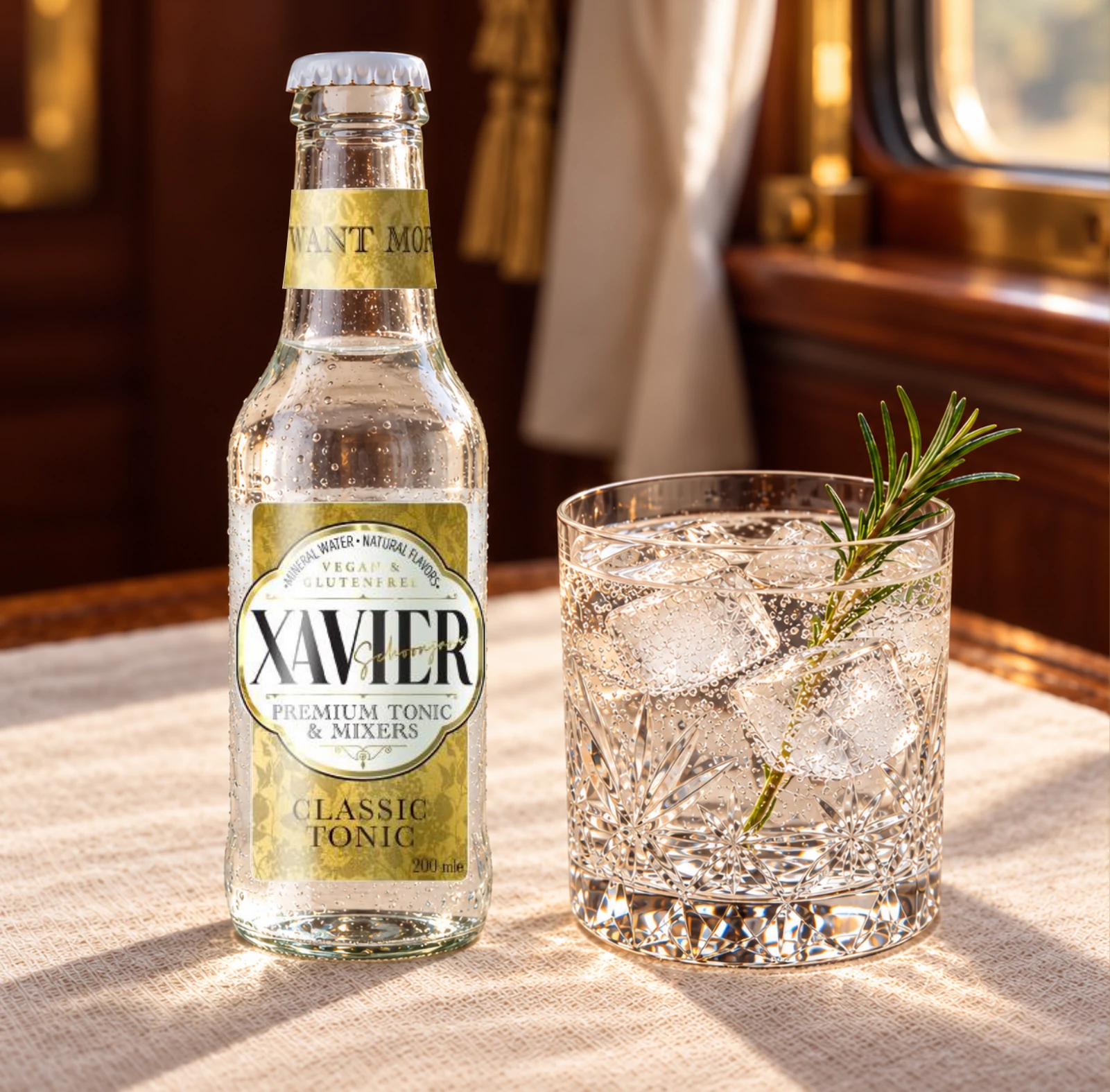 XAVIER Classic Tonic şişesi ve biberiyeli, buzlu tonik servisi